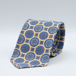 Cruciani &amp; Bella

60% Linen, 40% Silk&nbsp;
Italian fabric

Unlined tie
Sand Beige and Blue Motifs printed tie
Handmade in Italy
8 cm x 150 cm
#10081