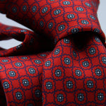 Cruciani &amp; Bella
100% Silk
Self-Tipped
Red,Blue and White Motif Tie
Handmade and Printed in &nbsp;Italy
English Archive Motif
8 cm x 150 cm
#10095