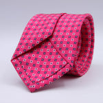 Cruciani &amp; Bella
100% Printed Silk

Self-Tipped
Fucsia, Blue and White motif Tie&nbsp;
Handmade in Rome, Italy.

8,5 cm x 152 cm
#10164