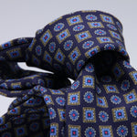 Cruciani &amp; Bella
100% Printed Silk

Self-Tipped
Dark Blue, Light Blue and Red motif Tie&nbsp;
Made in Rome, Italy.

8 cm x 150 cm
#10209