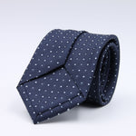 Cruciani &amp; Bella
100% Woven Jacquard Silk
Self-Tipped
Dark Blue and White Flowers Motif Tie
Made in Italy
8 x 150 cm
#10216