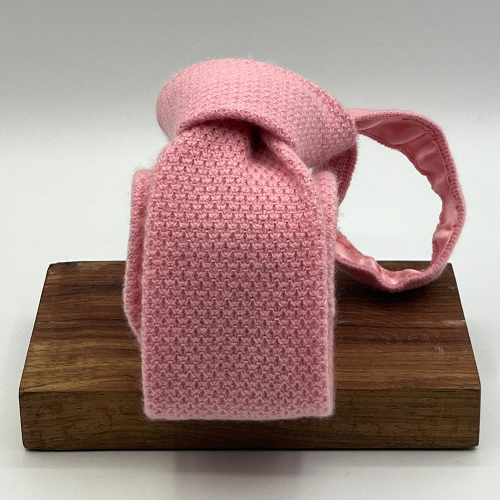 Cruciani & Bella 100% Pointed  Knitted Cachemire Pink knitted tie Plain Tie Handmade in Italy 8 cm x 147 cm New Old Stock