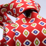Cruciani &amp; Bella
100% Silk
Self-Tipped
Red, Green, White and Blue Motif Tie
Handmade and Printed in &nbsp;Italy
English Archive Motif
8 cm x 150 cm
#9681