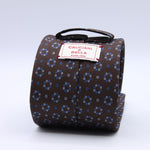 Cruciani &amp; Bella
100% Silk
Self-Tipped
Brown, Blue and Light Blue Motif Tie
Handmade and Printed in &nbsp;Italy
English Archive Motif
8 cm x 150 cm
#9713