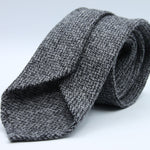 Cruciani &amp; Bella
100% Shetland Wool

Texured Grey Plain-Weave Wool Tie
Unlined Tie
Handmade in Italy
8 x 150 cm
#9802
Suggested knot: Four-in-hand