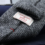Cruciani &amp; Bella
100% Shetland Wool

Texured Grey Plain-Weave Wool Tie
Unlined Tie
Handmade in Italy
8 x 150 cm
#9802
Suggested knot: Four-in-hand