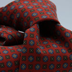 Cruciani &amp; Bella

100% Printed Madder Silk&nbsp;
Italian fabric

Unlined tie
Red, Brown and Light Blue Printed Motif Tie

Handmade in Italy
8 cm x 150 cm
#9995