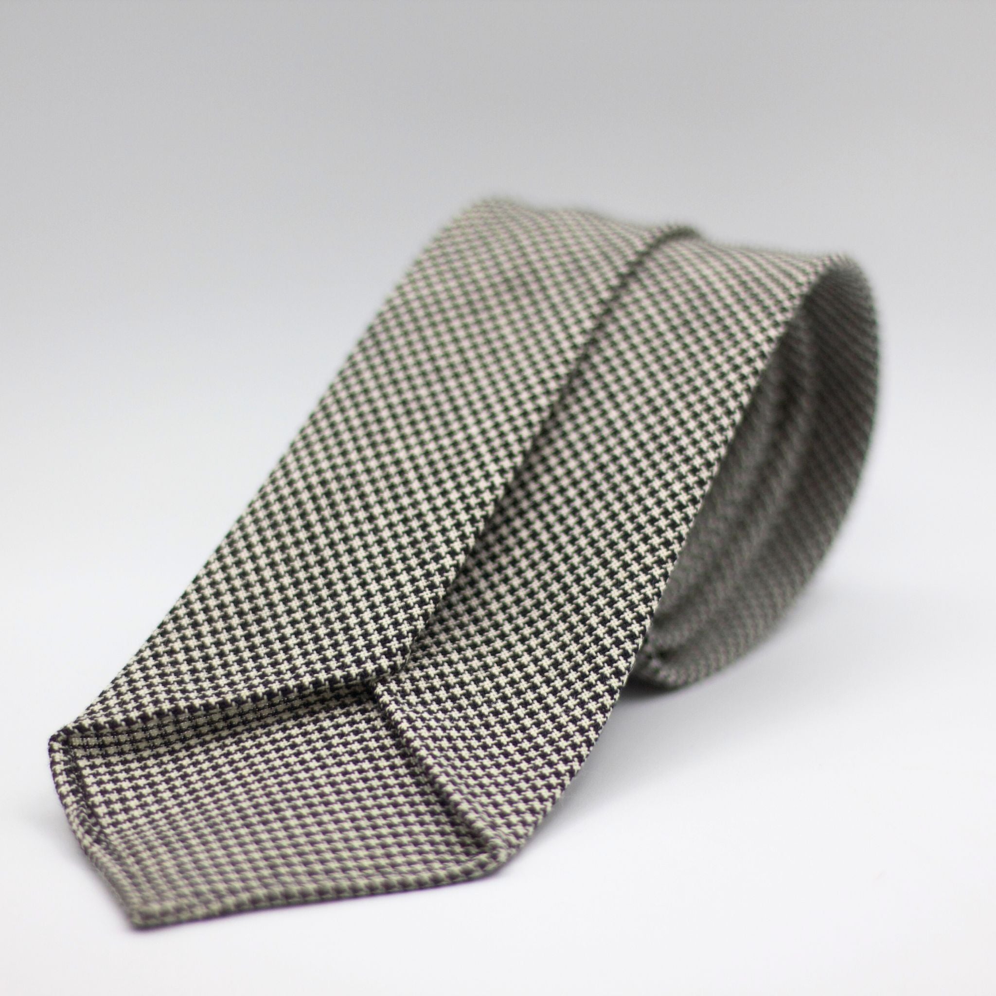 Cruciani & Bella - Hardy Minnis Fresco III, 2 Ply - Unlined tie - Black/White Puppy Tooth#8126