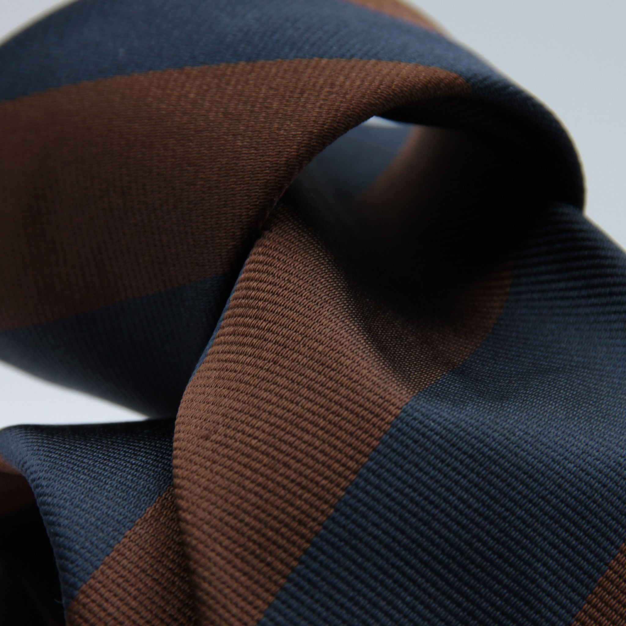 Holliday & Brown for Cruciani & Bella 100% Silk Jacquard  Tipped Blue and Brown striped tie Handmade in Italy 8 cm x 148 cm #5110