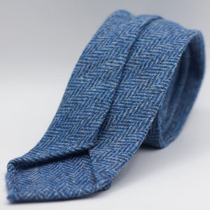 Cruciani & Bella 100% Shetland Tweed  Unlined Hand rolled blades Blue and Light Blue Herringbone tie Handmade in Italy Fabric Made in England 8 cm x 150 cm Suggested knot: 4 in hand