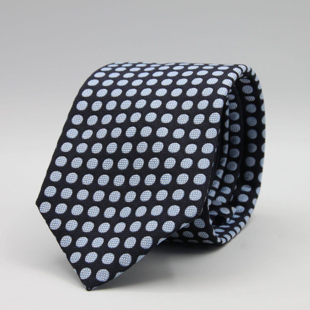 Cruciani &amp; Bella

100% Woven Jacquard silk
Tipped

Blue Navy and Baby Blue "Winston's Spot" Tie
Handmade in Como, Italy
8 cm x 150 cm
#8802