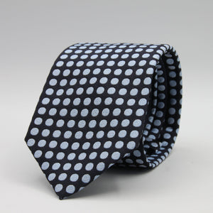 Cruciani &amp; Bella

100% Woven Jacquard silk
Tipped

Blue Navy and Baby Blue "Winston's Spot" Tie
Handmade in Como, Italy
8 cm x 150 cm
#8802