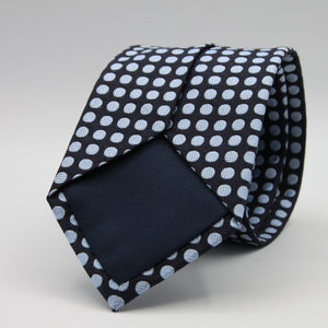Cruciani &amp; Bella

100% Woven Jacquard silk
Tipped

Blue Navy and Baby Blue "Winston's Spot" Tie
Handmade in Como, Italy
8 cm x 150 cm
#8802