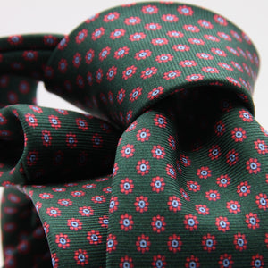 Cruciani &amp; Bella
100% Printed Silk

Self-Tipped
Green, Orange and Light Blue Motif Tie&nbsp;
Handmade in Rome, Italy.

8 cm x 150 cm
#9294