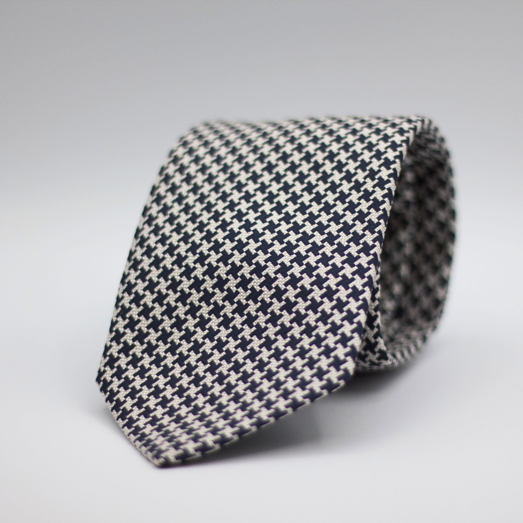 Drake's for Cruciani e Bella 100%   Silk Tipped White and Dark Bleu Houndstooth Small Cheek Handmade in London, England 8 cm x 150 cm