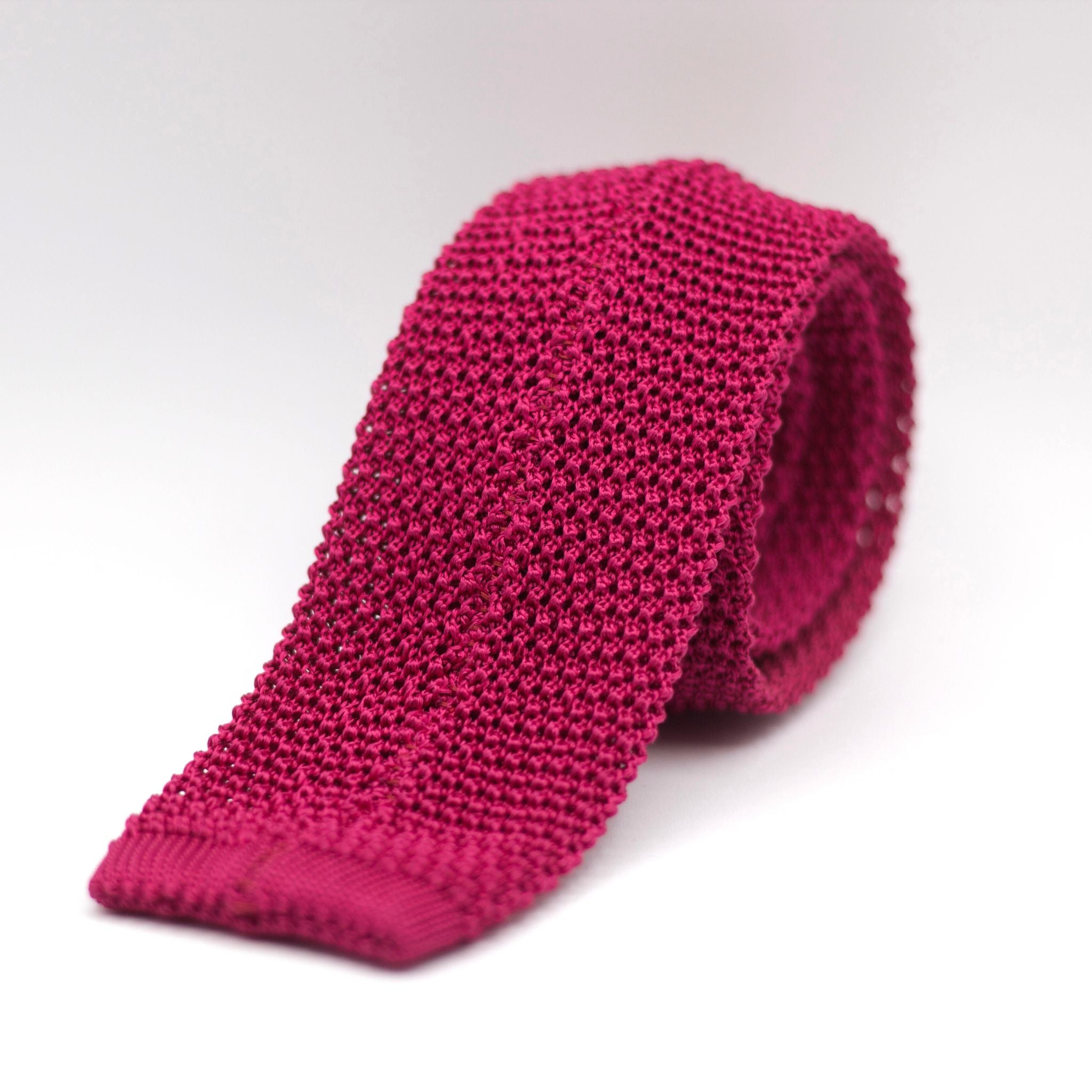 Cruciani & Bella 100% Knitted Silk Dark Pink tie Handmade in Italy 6 cm x 147 cm