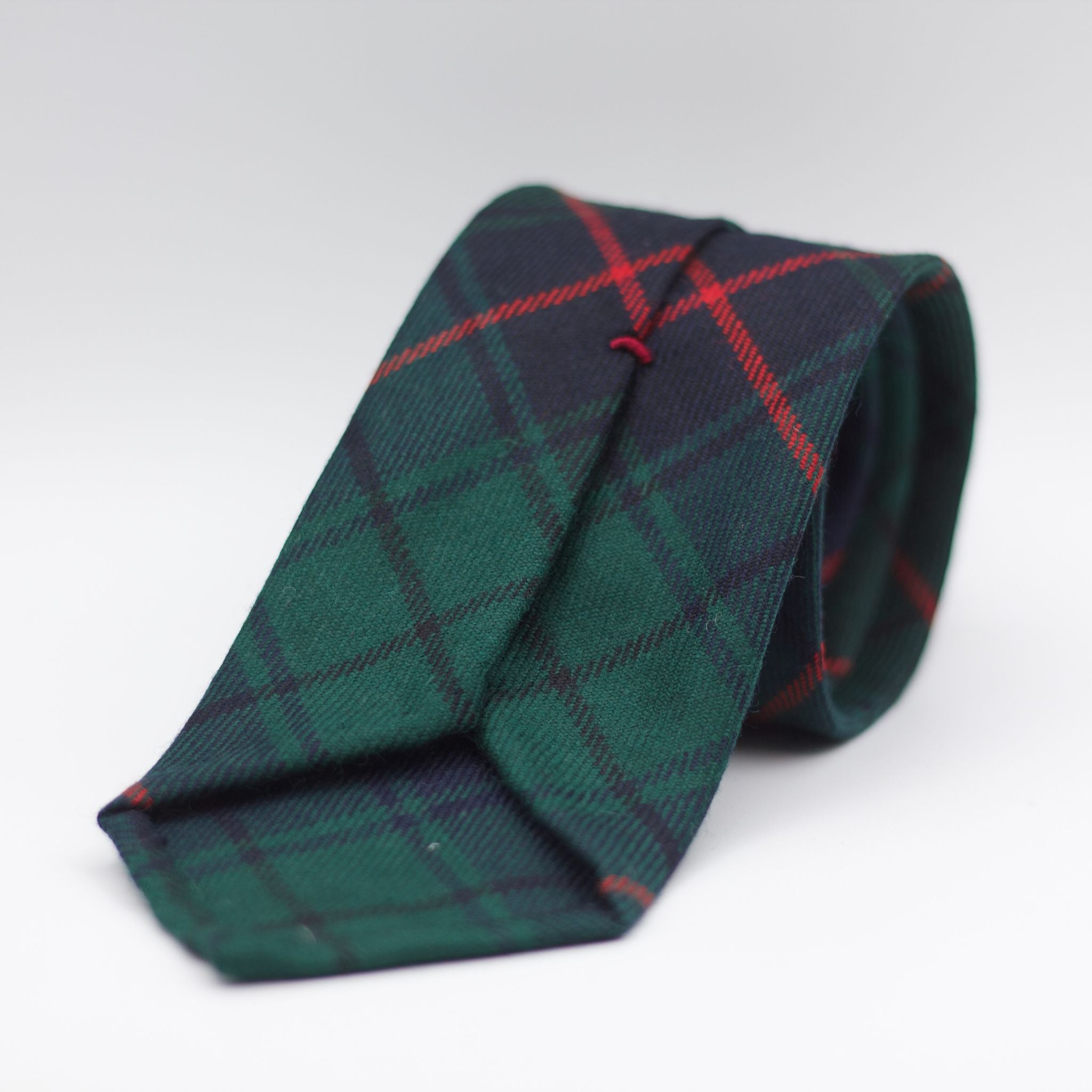 Cruciani & Bella 100% Italian Woven Wool Tartan Unlined Hand rolled blades Davidson Modern Tartan Tie Handmade in Italy 8 cm x 150 cm