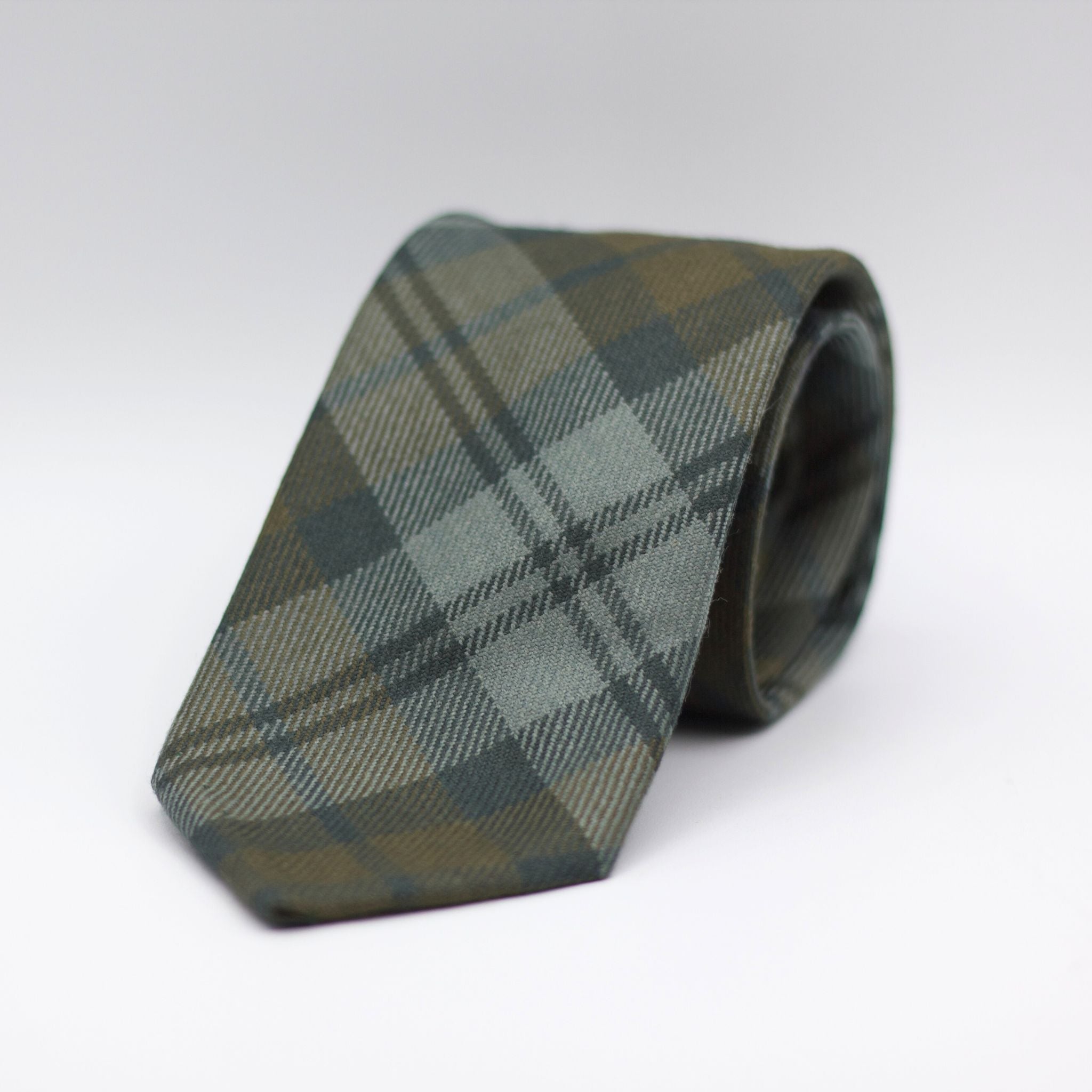 Cruciani & Bella 100% Italian Woven Wool Tartan Unlined Hand rolled blades Davison Clan  Tartan Tie Handmade in Italy