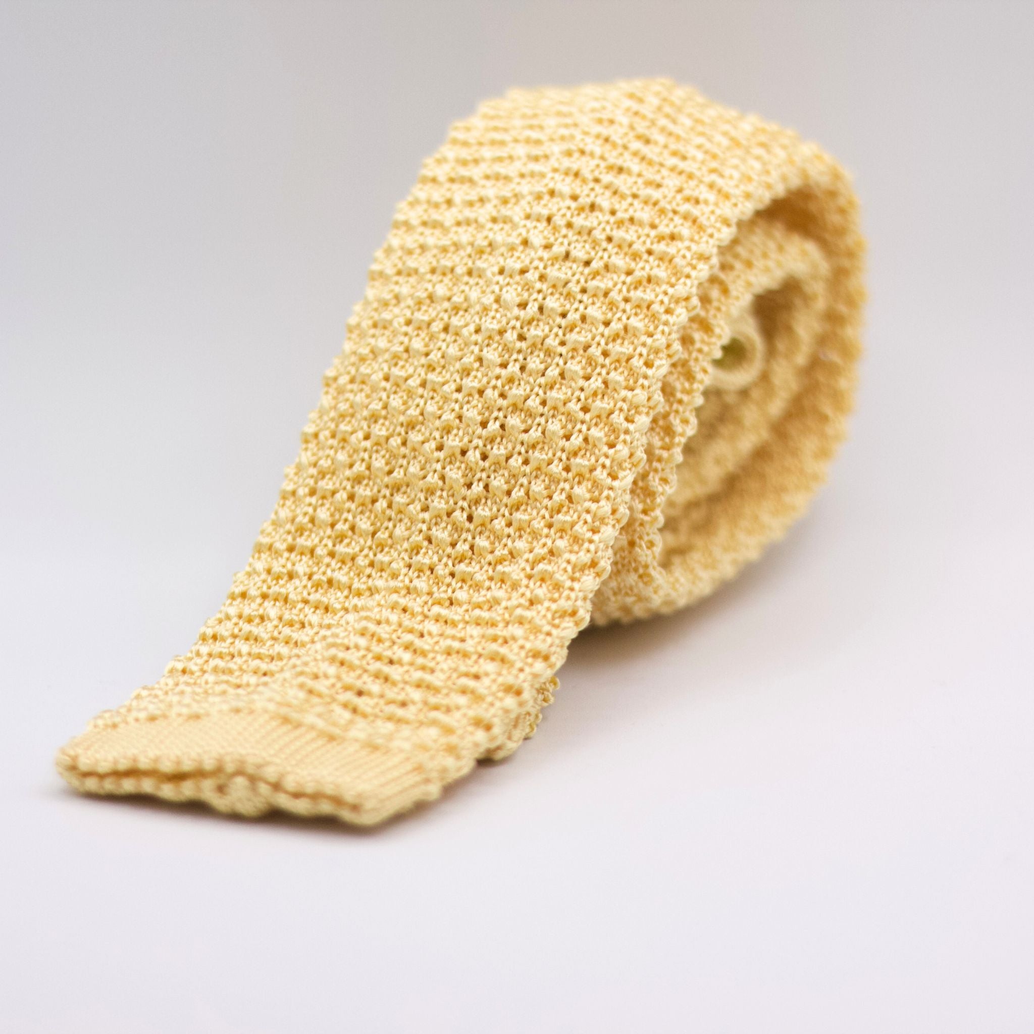 Cruciani & Bella 100%  Knitted Silk Egg Yolk Yellow  tie Handmade in Italy 6 cm x 145 cm