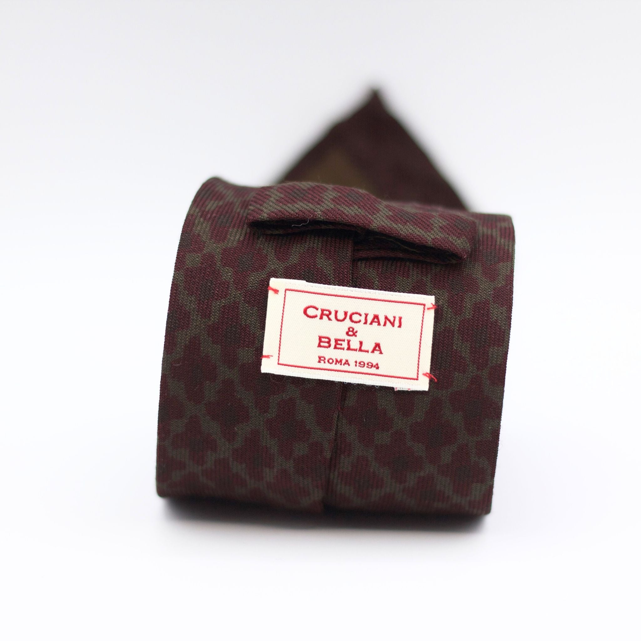 Cruciani & Bella 100%  Printed Wool  Unlined Hand rolled blades Green and Burgundy  Motifs Tie Handmade in Italy 8 cm x 150 cm