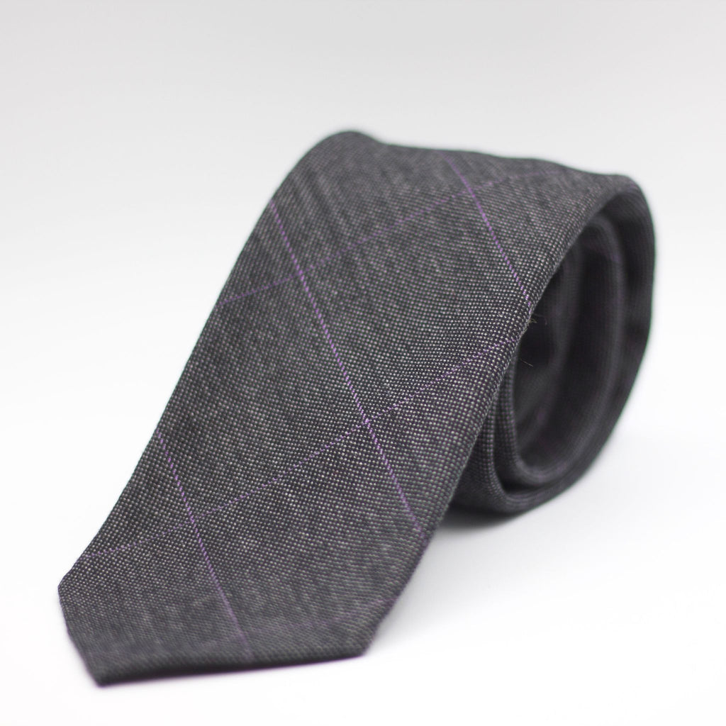 Cruciani & Bella 100% Wool - Harrison Made in England  Unlined Hand rolled blades Grey, Pink over check Unlined Tie Handmade in Italy 8 cm x 150 cm