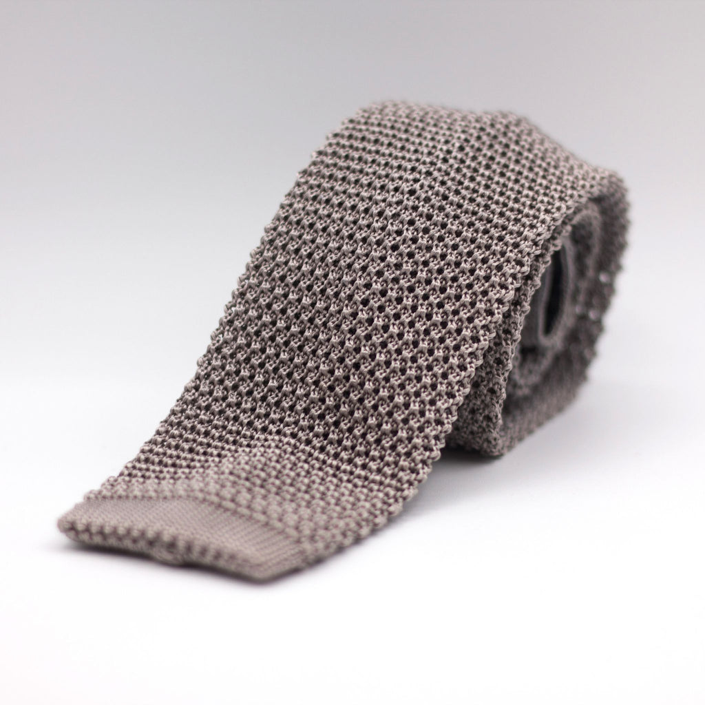 Cruciani & Bella 100% Knitted Silk Grey tie Handmade in Italy 6 cm x 147 cm