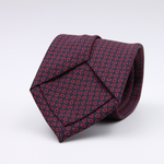 Holliday &amp; Brown for Cruciani &amp; Bella
100% printed Silk
Self Tipped
Navy Blue and Red motif tie
Exclusive tie lining
Handmade in Italy
8,5 cm x 150 cm
#10398