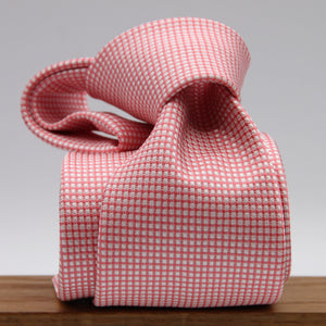 Holliday &amp; Brown for Cruciani &amp; Bella
100%&nbsp;Woven Jacquard Silk
Tipped

Pink and White color motif tie
Handmade in Italy

8 cm x 150 cm
#9345