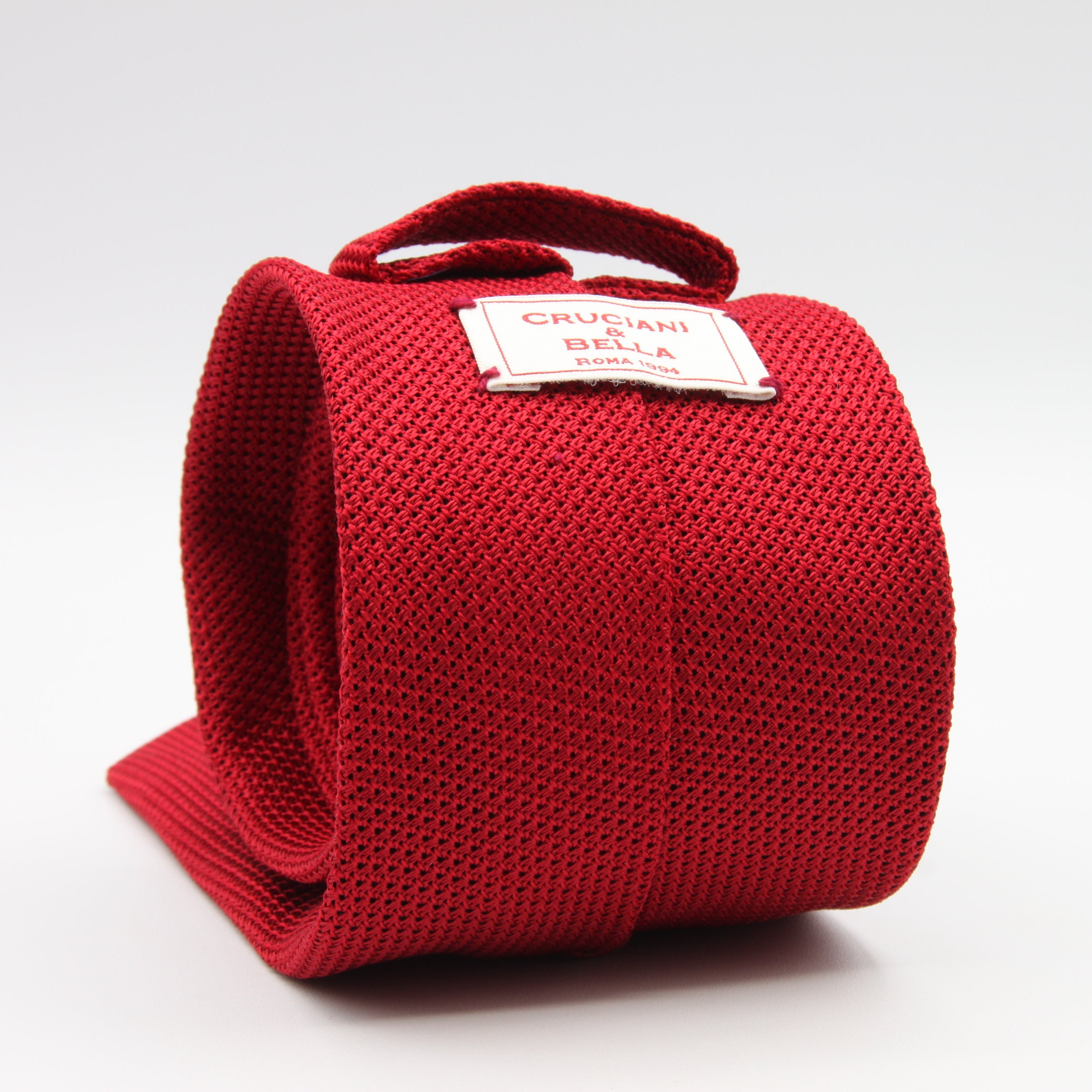 Cruciani &amp; Bella Tie
100% Silk Grenadine garza fina&nbsp;
Tipped

Plain Red tie
Handmade in Italy

8 cm x 150 cm
#9510