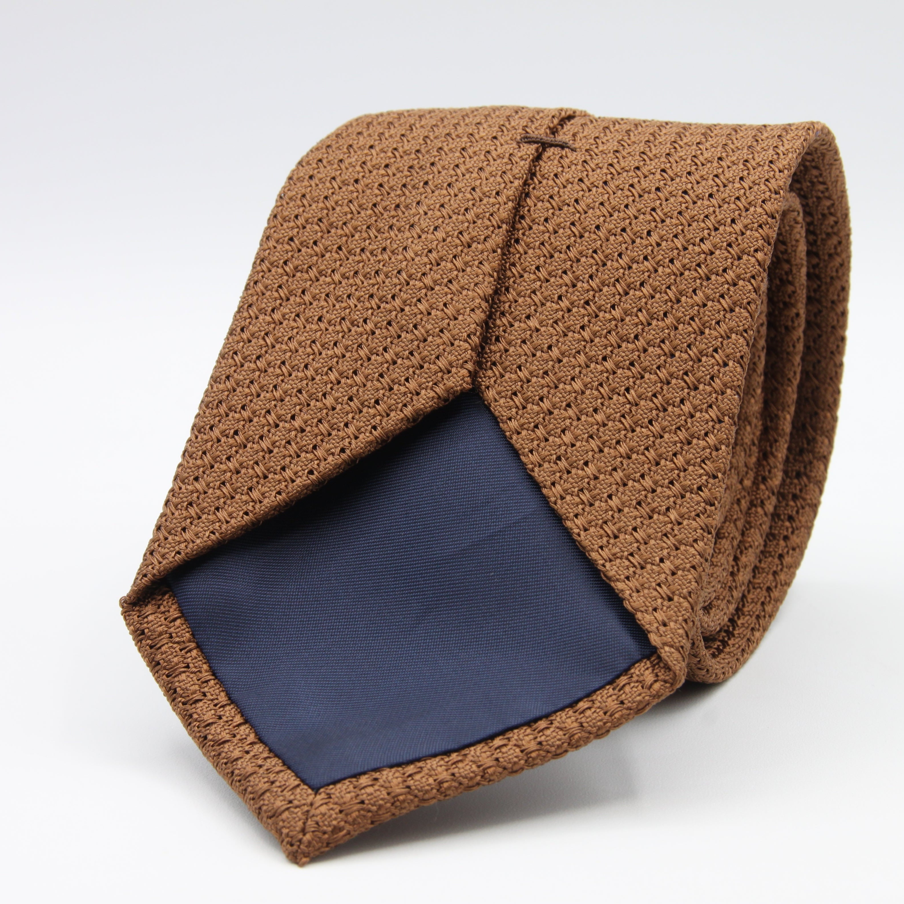 Cruciani &amp; Bella Tie
100% Silk Grenadine Garza Grossa

Tipped
Plain Brown Tobacco Tie
Handmade in Italy
8 cm x 150 cm

#9498