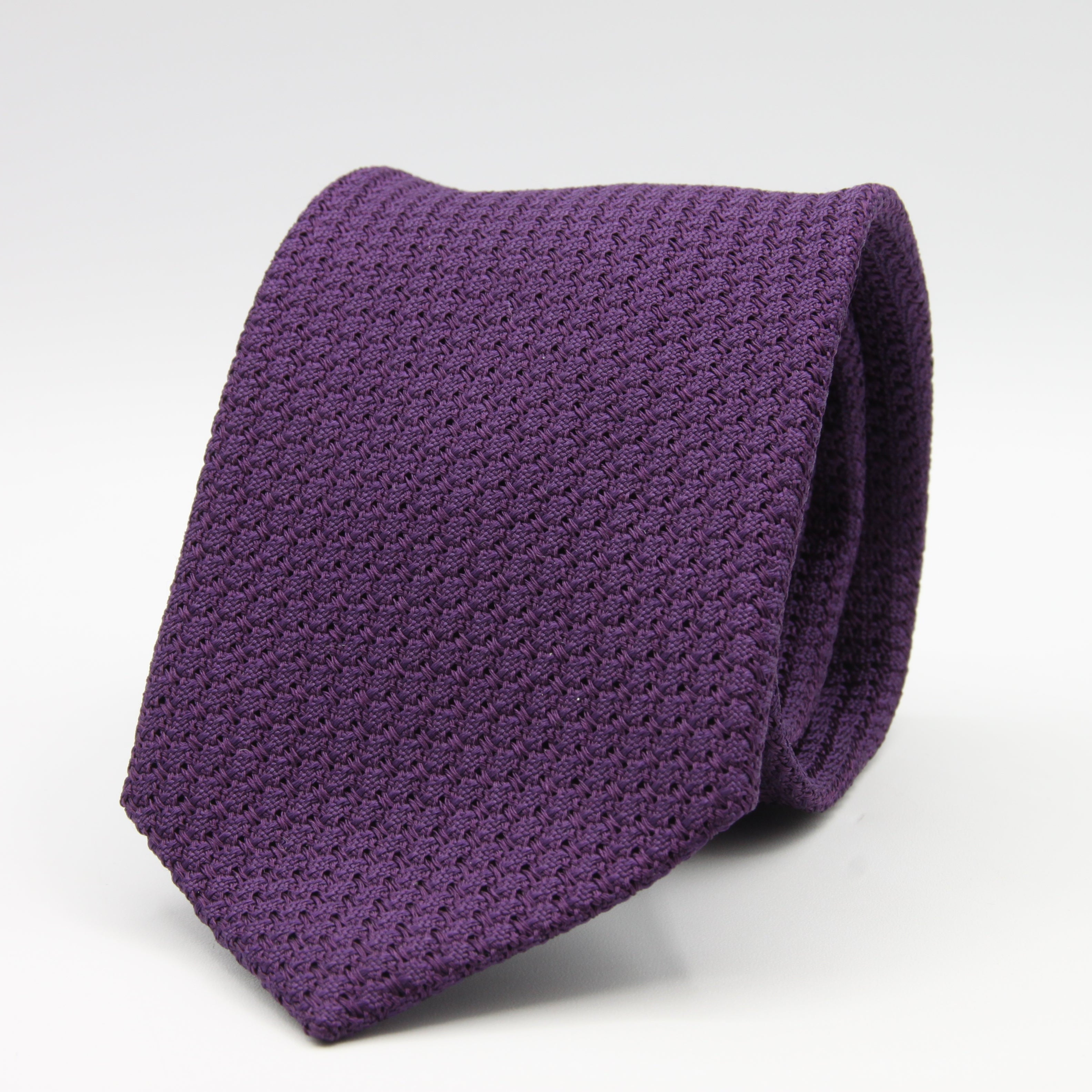 Cruciani &amp; Bella Tie
100% Silk Grenadine Garza Grossa

Tipped
Plain Purple Tie
Handmade in Italy
8 cm x 150 cm

#9499