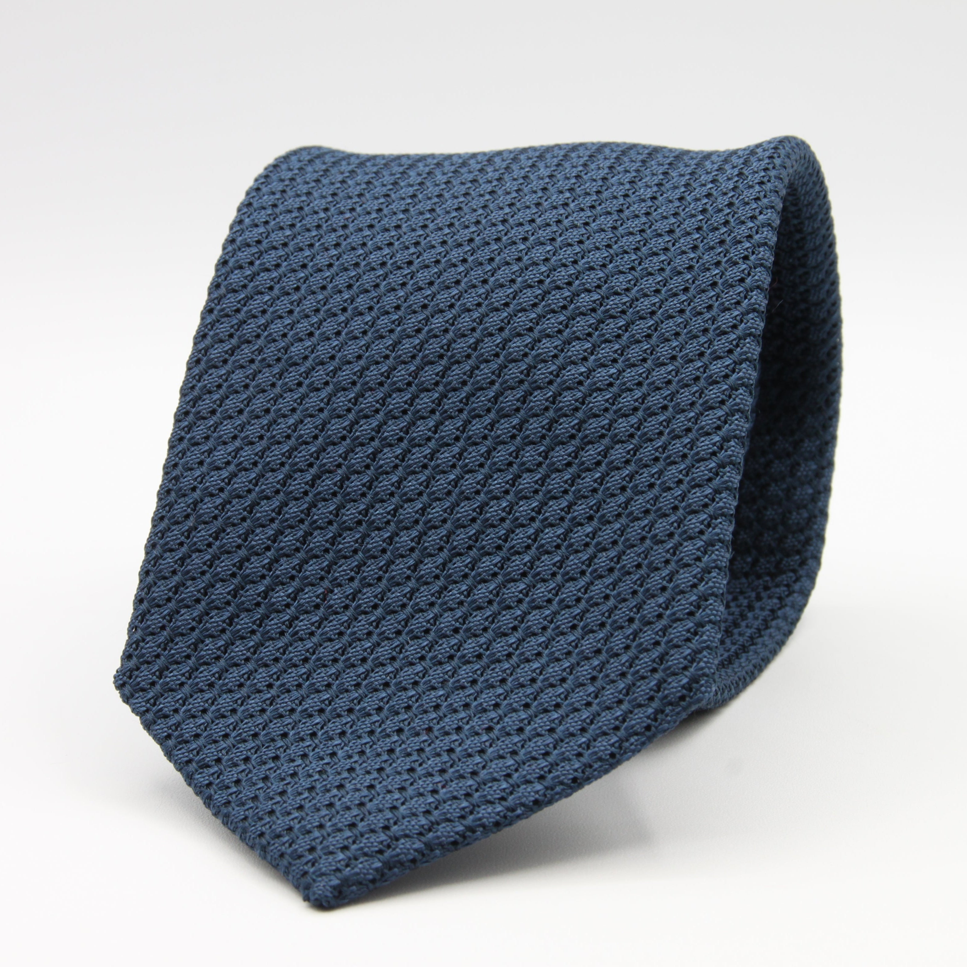 Cruciani &amp; Bella Tie
100% Silk Grenadine Garza Grossa

Tipped
Plain Royal Blue Tie
Handmade in Italy
8 cm x 150 cm

#9500