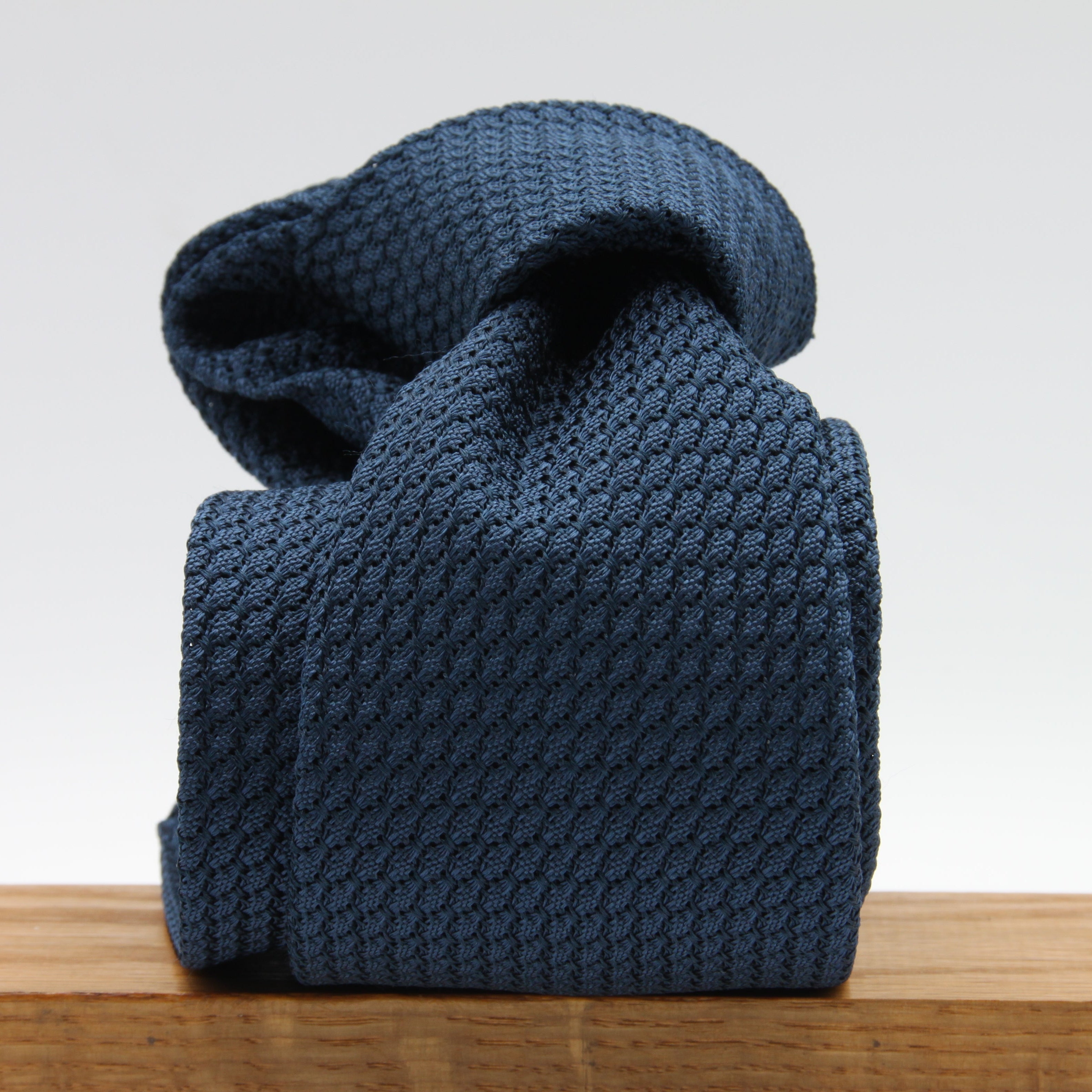 Cruciani &amp; Bella Tie
100% Silk Grenadine Garza Grossa

Tipped
Plain Royal Blue Tie
Handmade in Italy
8 cm x 150 cm

#9500