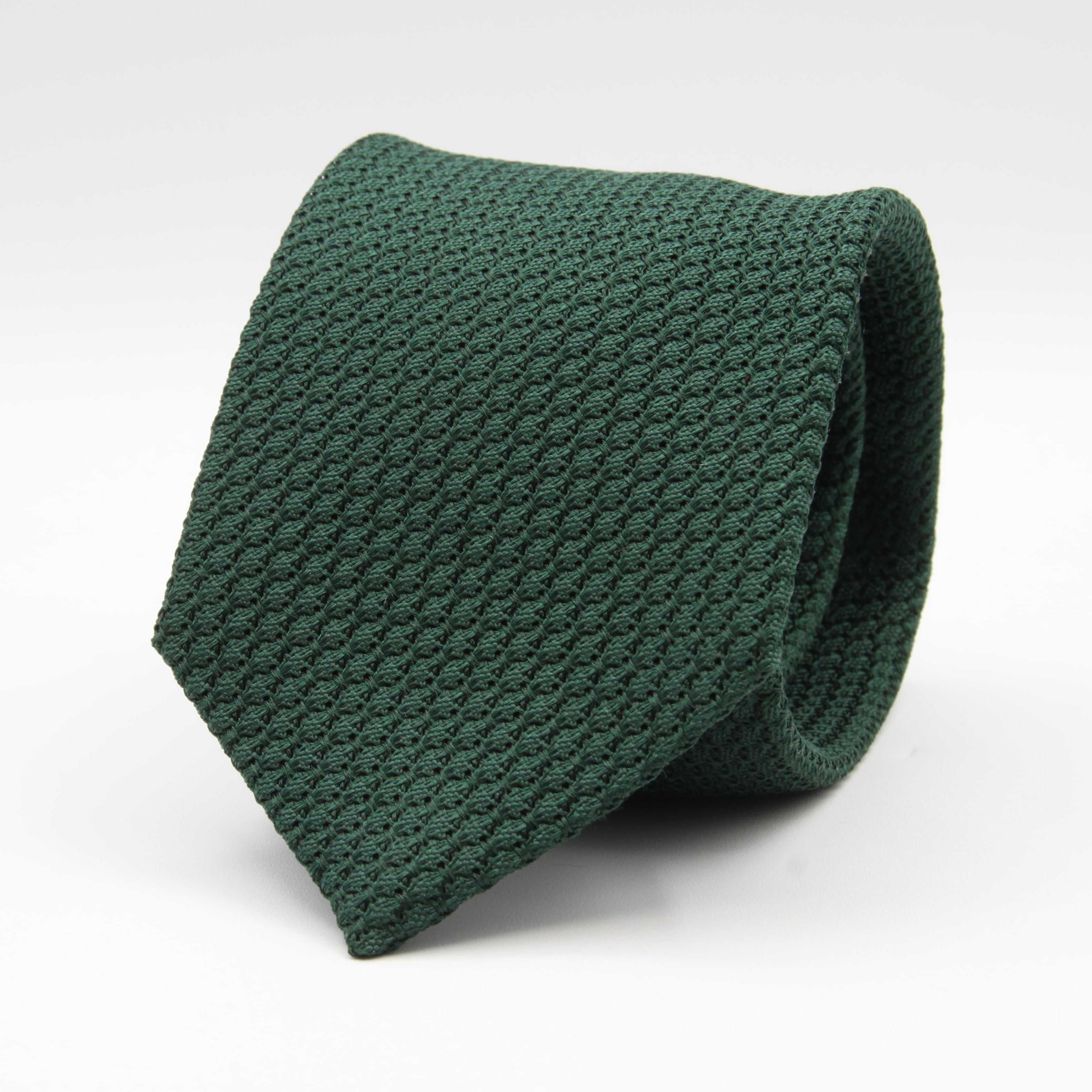 Cruciani &amp; Bella Tie
100% Silk Grenadine Garza Grossa

Tipped
Plain Forest Green Tie
Handmade in Italy
8 cm x 150 cm

#9501