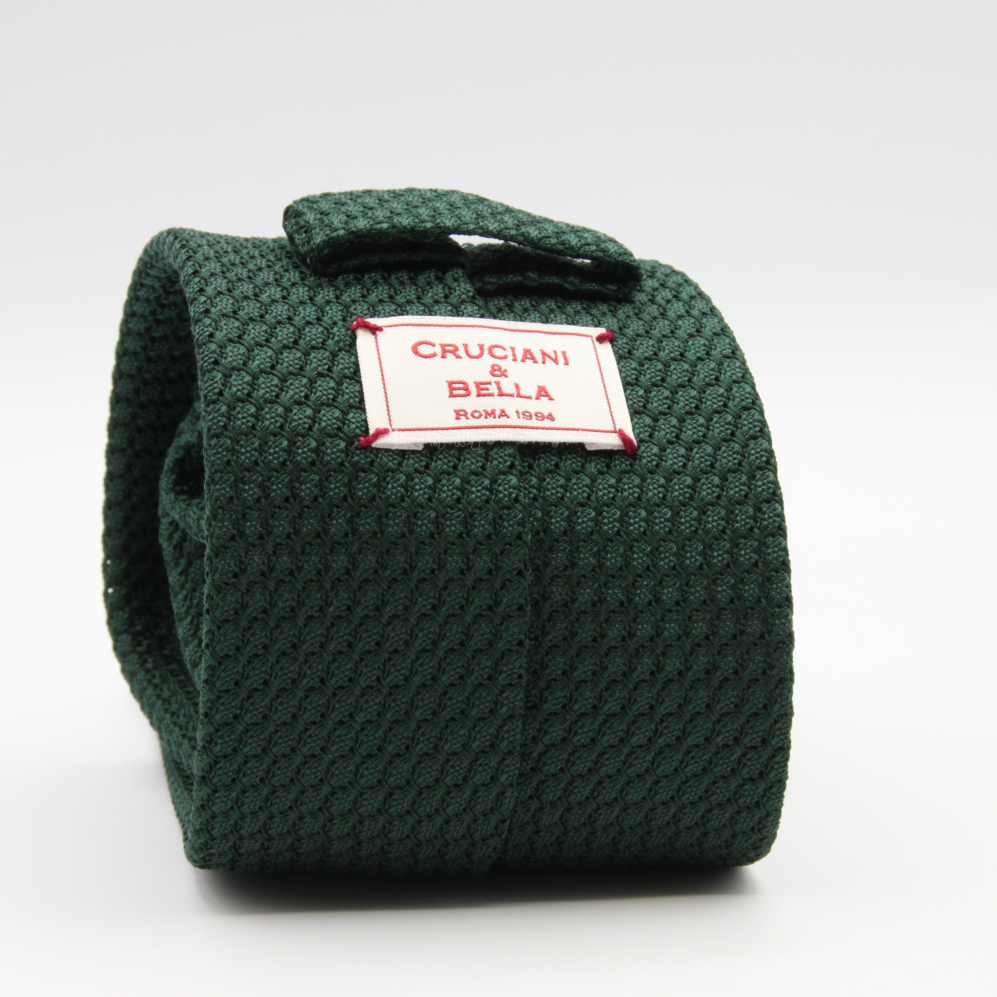 Cruciani &amp; Bella Tie
100% Silk Grenadine Garza Grossa

Tipped
Plain Forest Green Tie
Handmade in Italy
8 cm x 150 cm

#9501