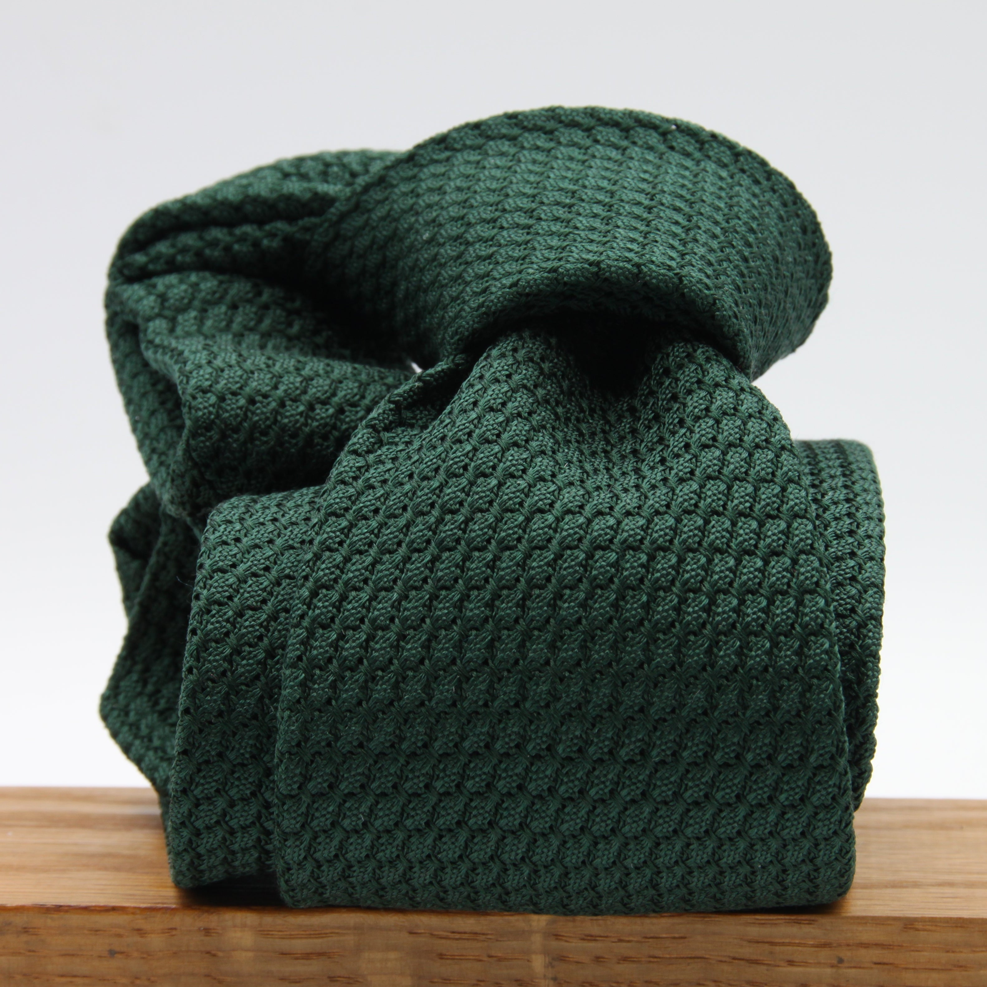 Cruciani &amp; Bella Tie
100% Silk Grenadine Garza Grossa

Tipped
Plain Forest Green Tie
Handmade in Italy
8 cm x 150 cm

#9501