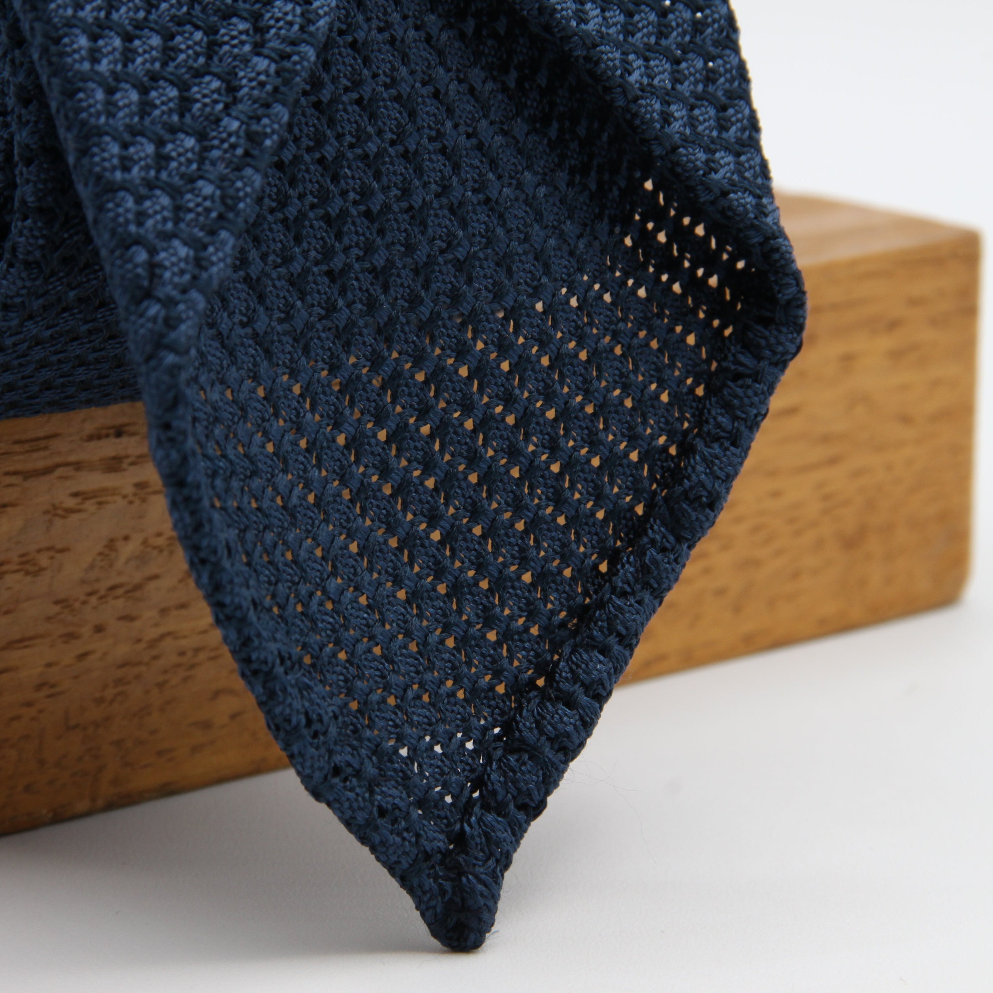 Cruciani &amp; Bella Tie
100% Silk Grenadine Garza Grossa

Unlined
Plain Royal Blue Tie
Handmade in Italy
8 cm x 150 cm

#9503