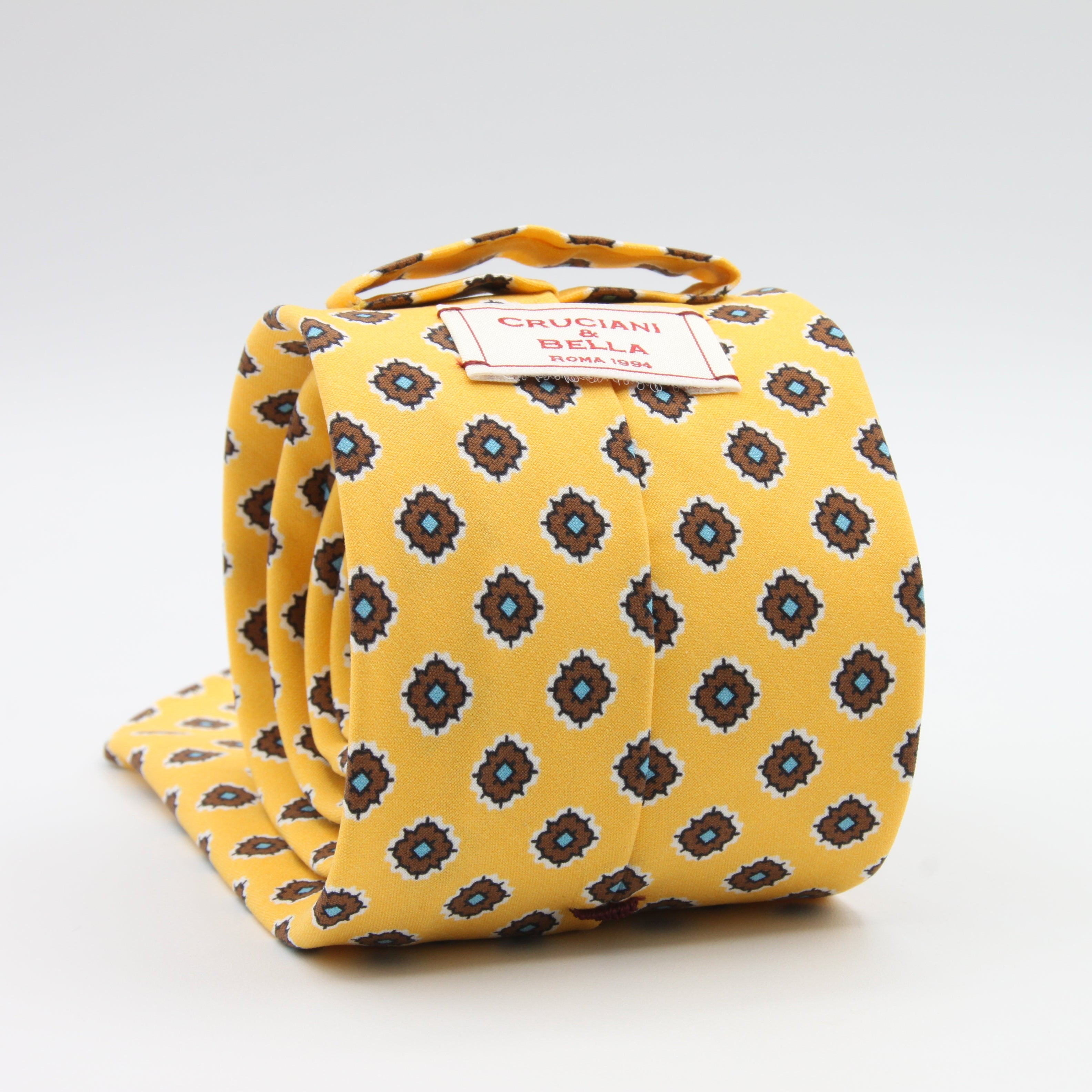 Cruciani &amp; Bella Tie
Handmade and Printed in Italy
Unlined
Hand Rolled
Blue, Light Blue and Red Tie
100% Printed Madder Silk
8 X 150 Cm
#9531