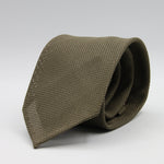 Cruciani &amp; Bella
100% Silk Grenadine Garza Fina
Woven in Italy
Unlined
Hand rolled blades
BrownishOlive plain &nbsp;tie
Handmade in Italy
8 cm x 150 cm
#8545