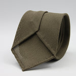 Cruciani &amp; Bella
100% Silk Grenadine Garza Fina
Woven in Italy
Unlined
Hand rolled blades
BrownishOlive plain &nbsp;tie
Handmade in Italy
8 cm x 150 cm
#8545