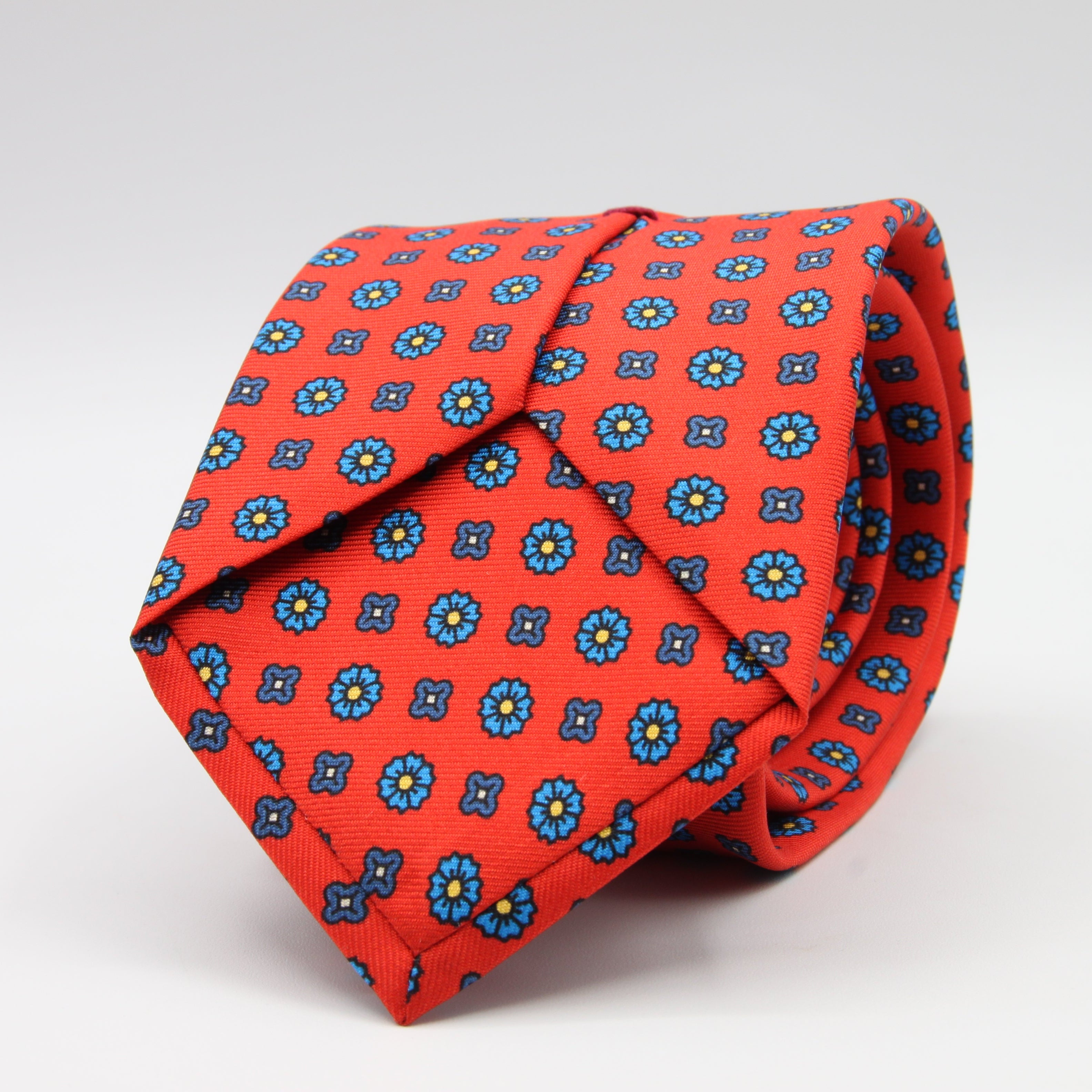 Cruciani &amp; Bella Tie
100%&nbsp; Silk
Printed and Handmade in Italy
Self-Tipped
Red, Blue and Yellow Tie

8 cm x 150 cm
#9604