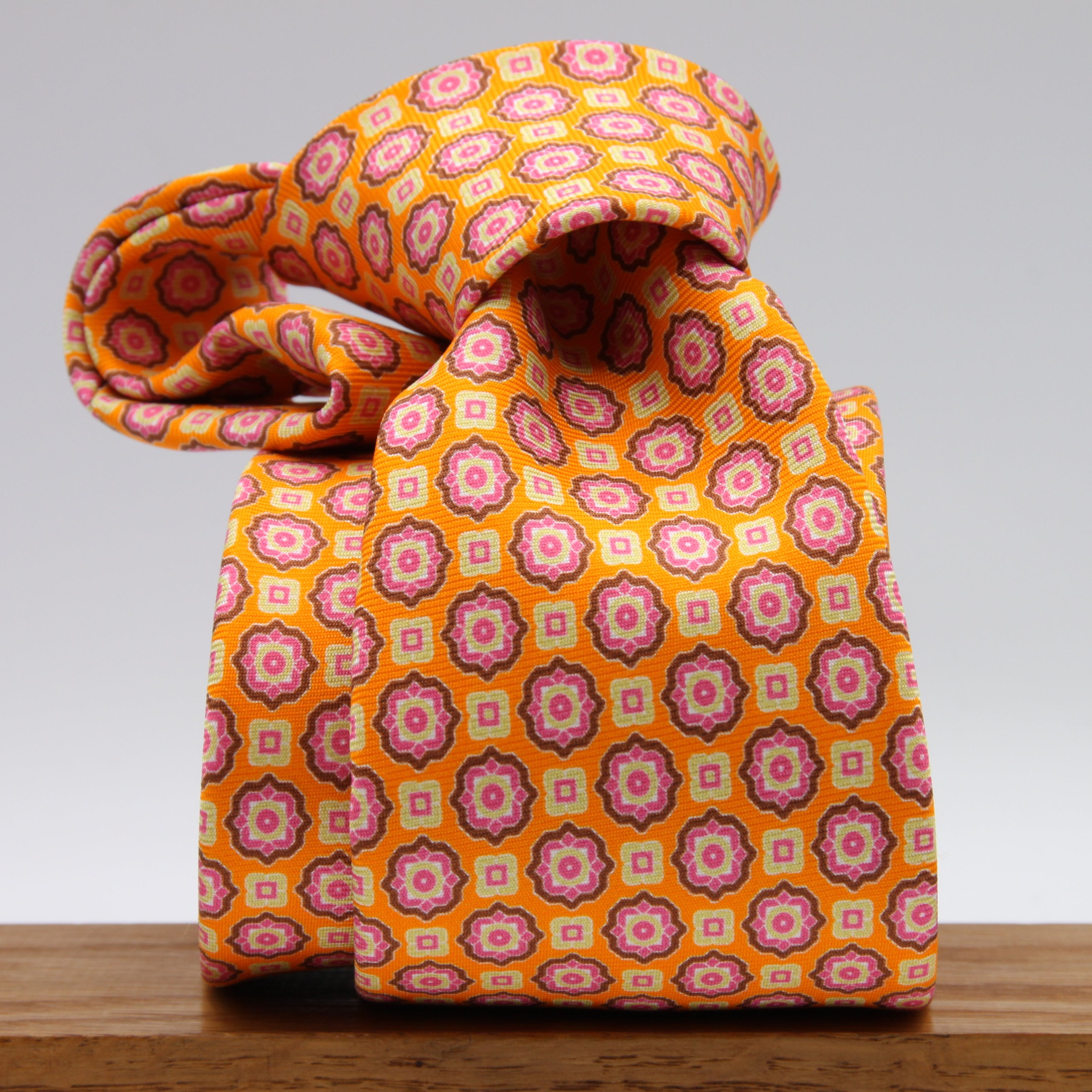 Cruciani &amp; Bella Tie
100%&nbsp; Silk
Printed and Handmade in Italy
Self-Tipped
Orange, Magenta, Brown and Cream Tie

8 cm x 150 cm
#9450
