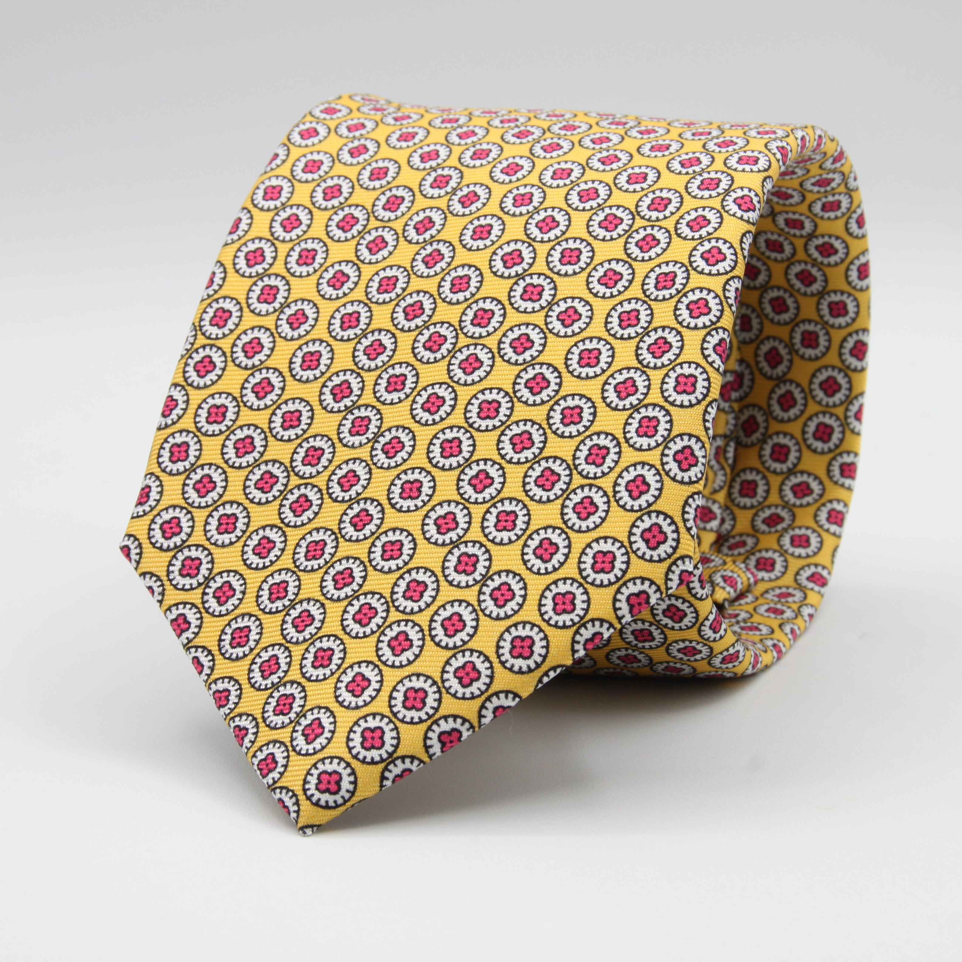 Cruciani &amp; Bella Tie
100%&nbsp; Silk
Printed and Handmade in Italy
Self-Tipped
Light Yellow, White and Fucsia Tie

8 cm x 150 cm
#9453
