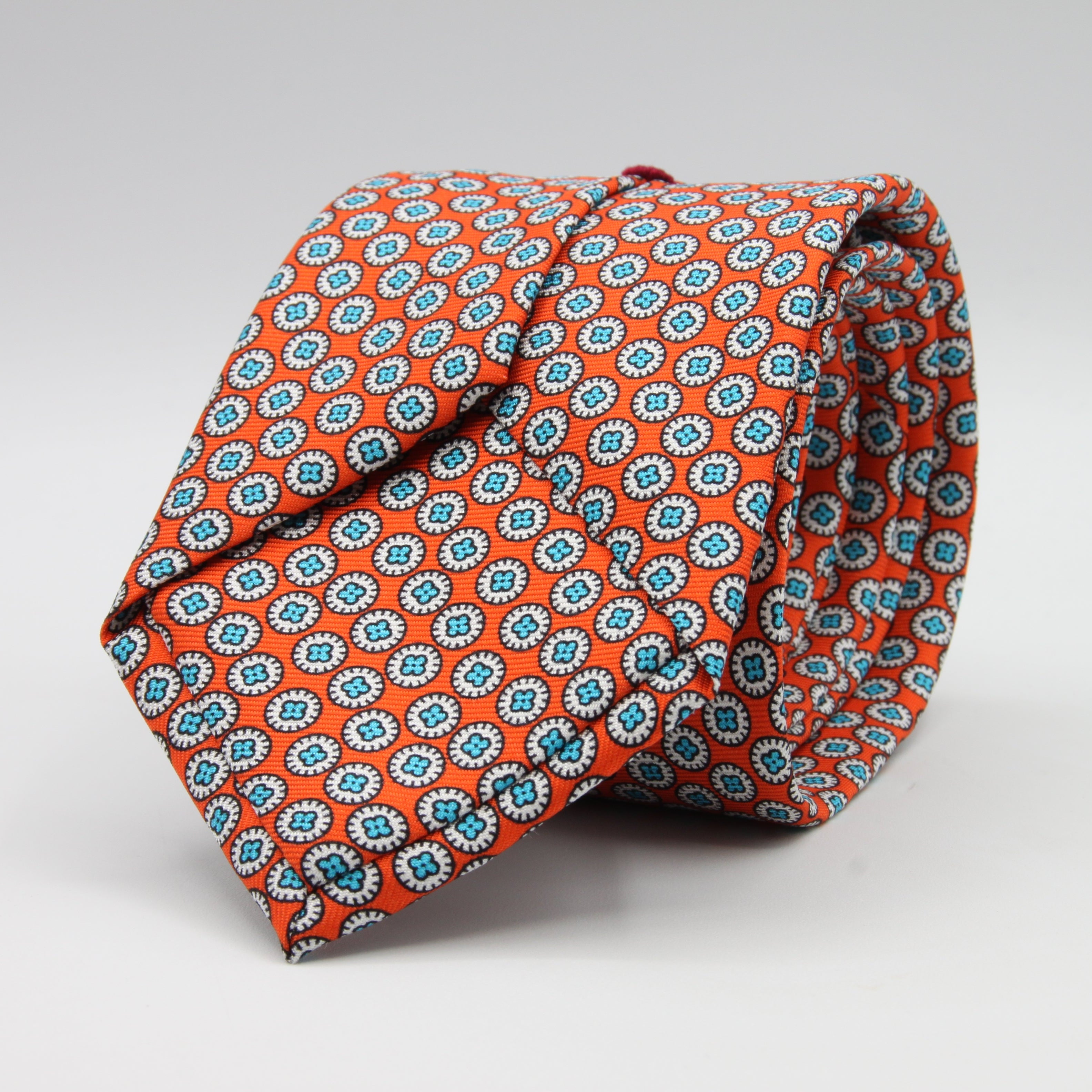 Cruciani &amp; Bella Tie
100%&nbsp; Silk
Printed and Handmade in Italy
Self-Tipped
Light Red, White and Light Sky Blue Tie

8 cm x 150 cm
#9455