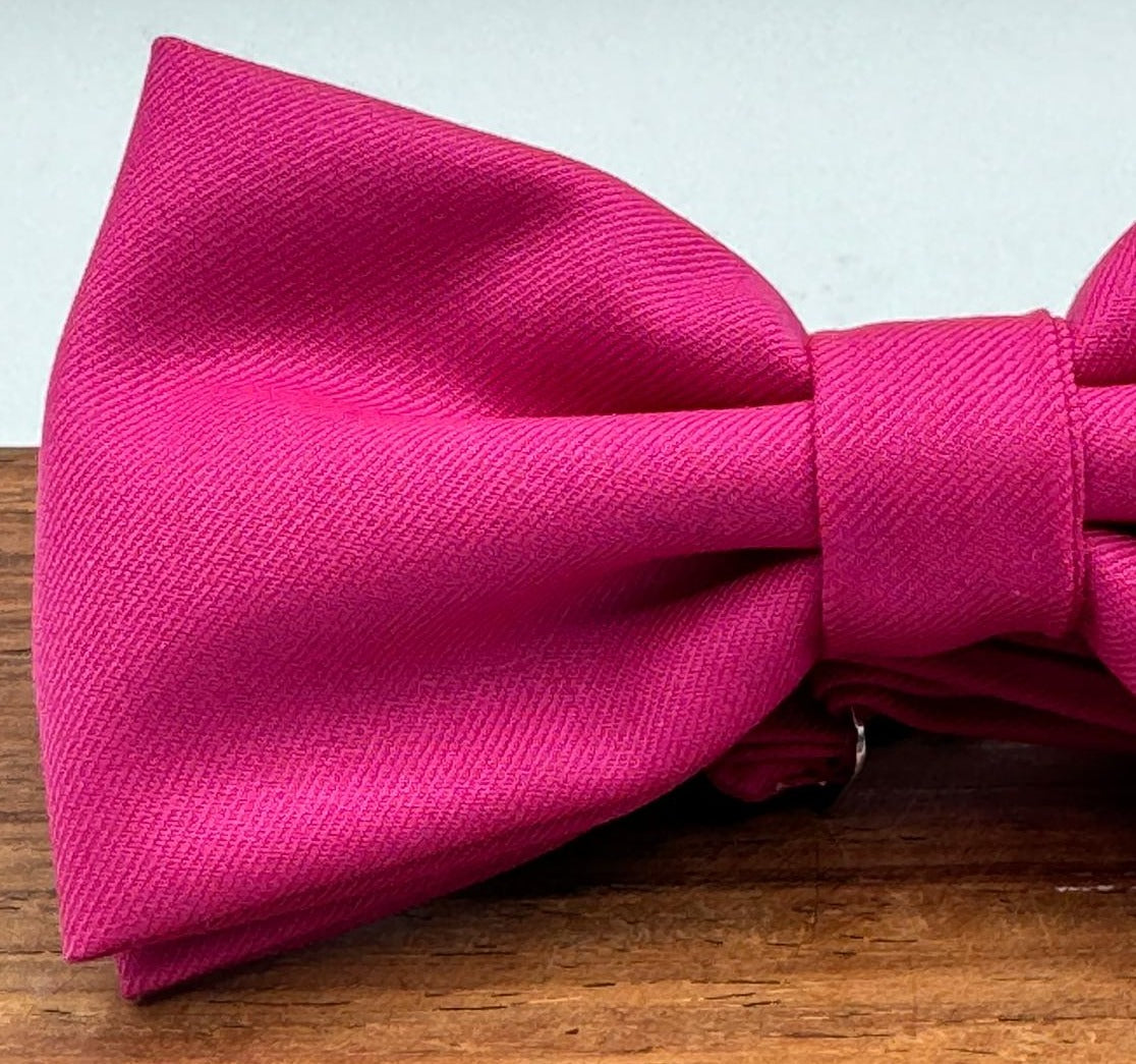 <ul> <li>Cruciani &amp; Bella Bow Tie</li> <li>100% Wool Holland &amp; Sherry</li> <li>Handmade in Italy</li> <li>Purple Plain</li> <li>Handcrafted in Italy</li> <li>Coated metal Labels</li> <li>Bow Ties</li> </ul>