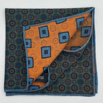 Cruciani &amp; Bella
Hand-rolled&nbsp;&nbsp;
100% Madder Silk
Green, Blue, Rust and Light Blue
Motif Pocket Square
Double Faces
Made in Italy
33 cm X 33 cm