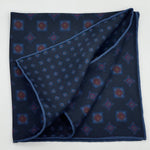 Holliday &amp; Brown
Hand-rolled&nbsp;&nbsp;
Holliday &amp; Brown for Cruciani &amp; Bella
100% Printed Madder Silk
Dark Blue,Red Wine and Royal Blue
Double Faces
Dots Motif&nbsp; Pocket Square
Handmade in Italy

32 cm X 32 cm