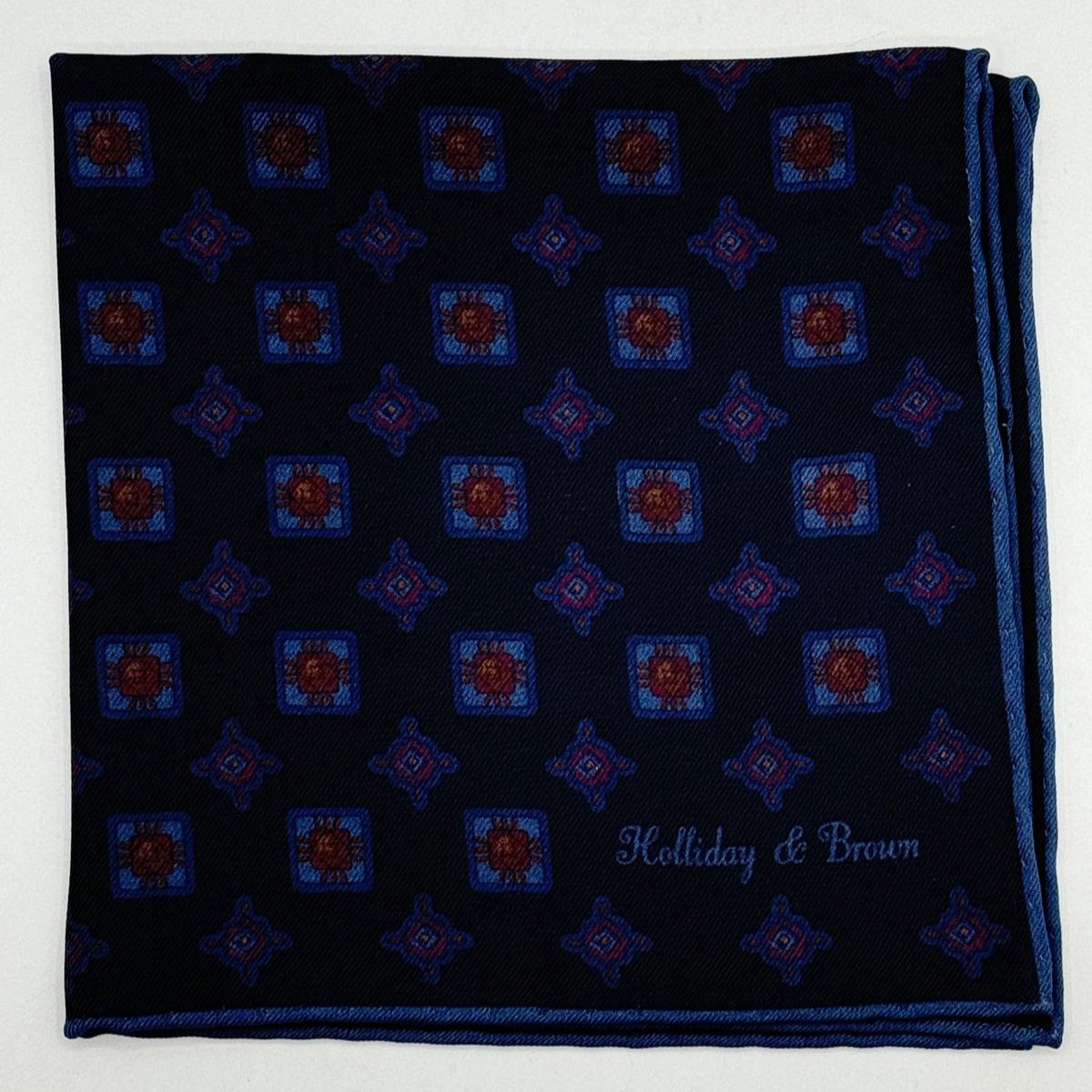 Holliday &amp; Brown
Hand-rolled&nbsp;&nbsp;
Holliday &amp; Brown for Cruciani &amp; Bella
100% Printed Madder Silk
Dark Blue,Red Wine and Royal Blue
Double Faces
Dots Motif&nbsp; Pocket Square
Handmade in Italy

32 cm X 32 cm