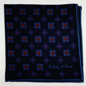 Holliday &amp; Brown
Hand-rolled&nbsp;&nbsp;
Holliday &amp; Brown for Cruciani &amp; Bella
100% Printed Madder Silk
Dark Blue,Red Wine and Royal Blue
Double Faces
Dots Motif&nbsp; Pocket Square
Handmade in Italy

32 cm X 32 cm