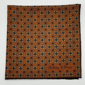 Holliday &amp; Brown for Cruciani &amp; Bella
Hand-rolled&nbsp;&nbsp;

100% Silk
Light Brown, Blue and Light Yellow
Double Faces
Motif&nbsp; Pocket Square
Handmade in Italy

32 cm X 32 cm